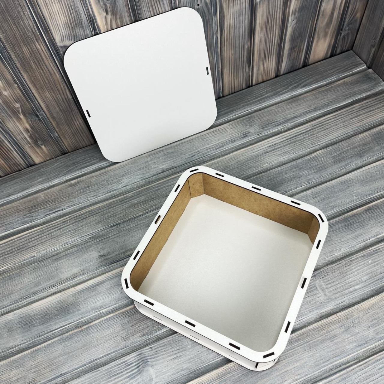 Коробка "Базова прямокутна округлена" БІЛИЙ (20-20-8 см) Коробка "Базова прямокутна округлена" БІЛИЙ (20-20-8 см)