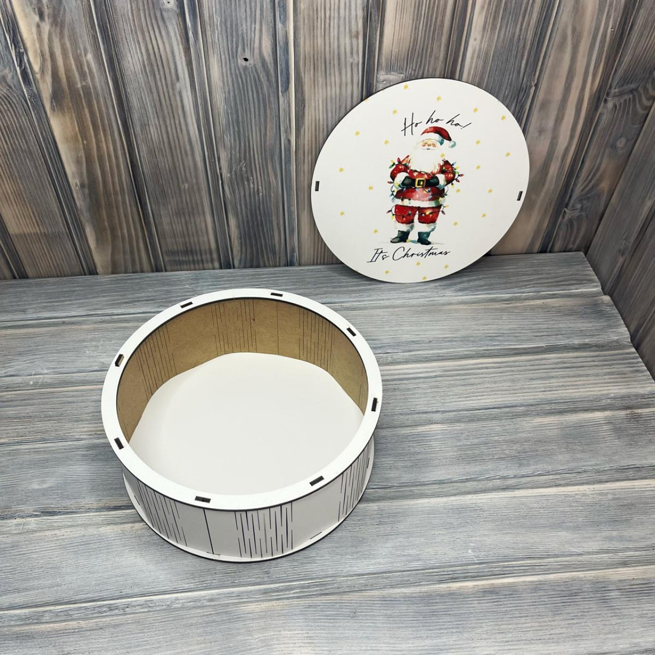 Коробка кругла з принтом "Its Christmas" БІЛИЙ (21-21-8 см) Коробка кругла з принтом "Its Christmas" БІЛИЙ (21-21-8 см)